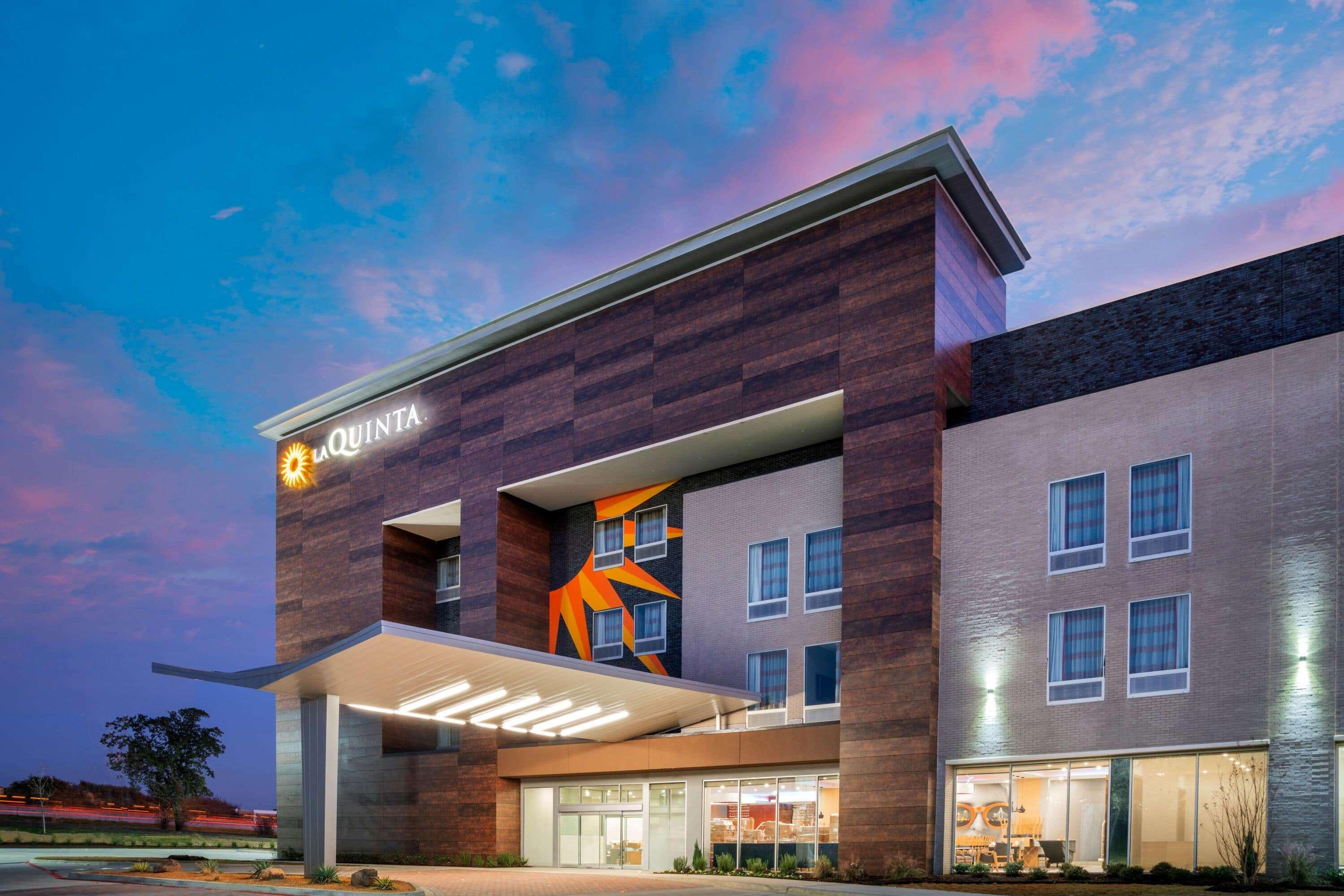 La Quinta Inn & Suites By Wyndham Lewisville Exterior foto
